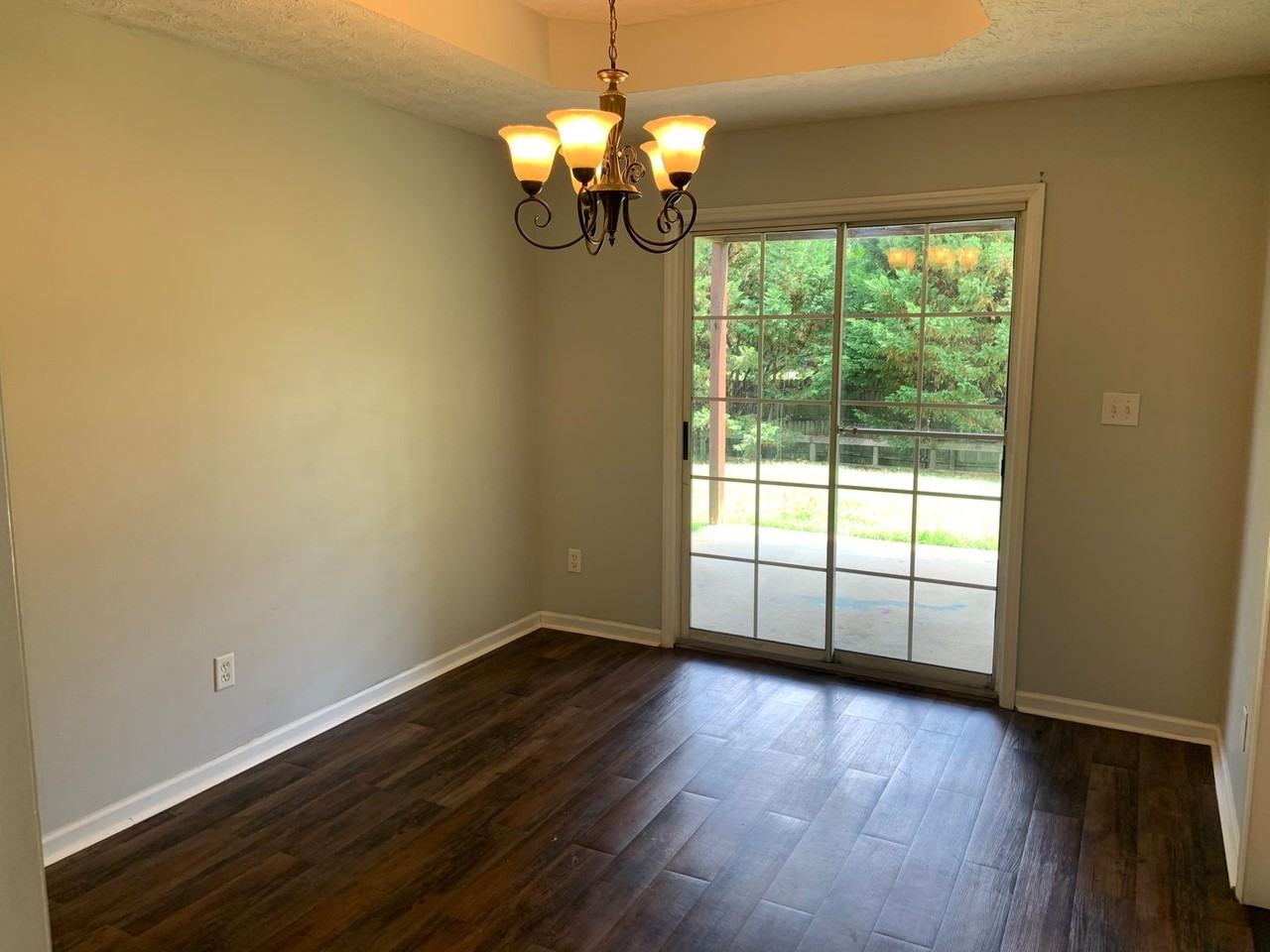 2154 Franklin St - Photo 3 of 13