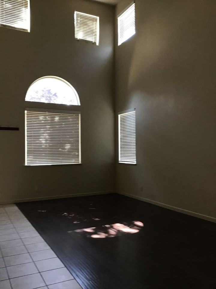 2109 Buck River St - Photo 5 of 38