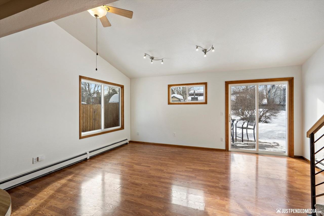 3248 Orion Cir - Photo 3 of 17