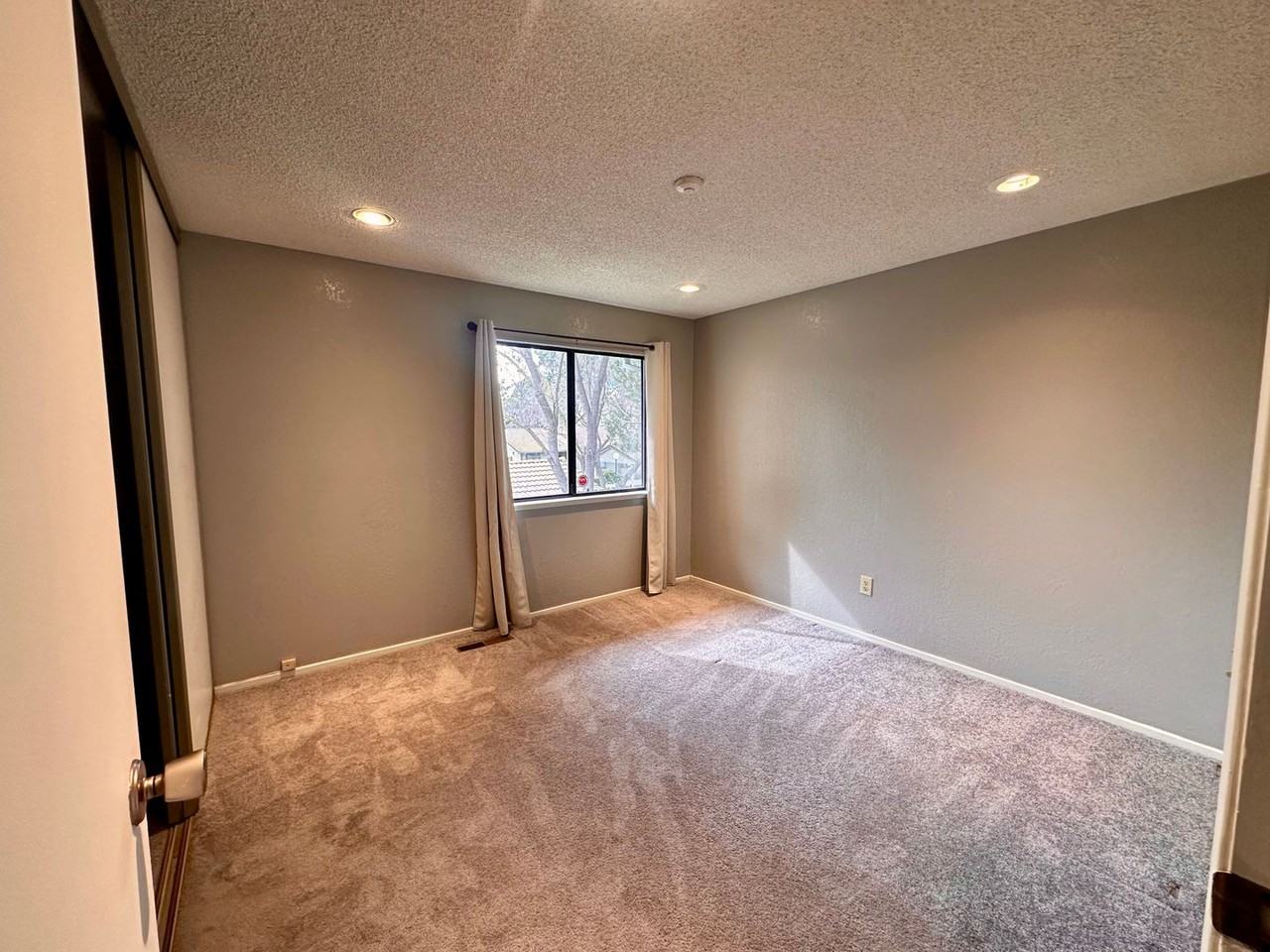 6226 Joaquin Murieta Ave - Photo 7 of 8