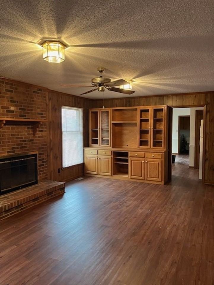 605 W Greensboro Chapel Hill Rd - Photo 2 of 9