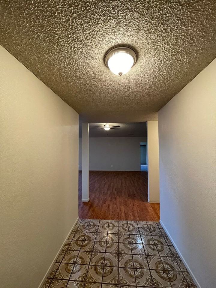 472 E Clinton Ave - Photo 2 of 45