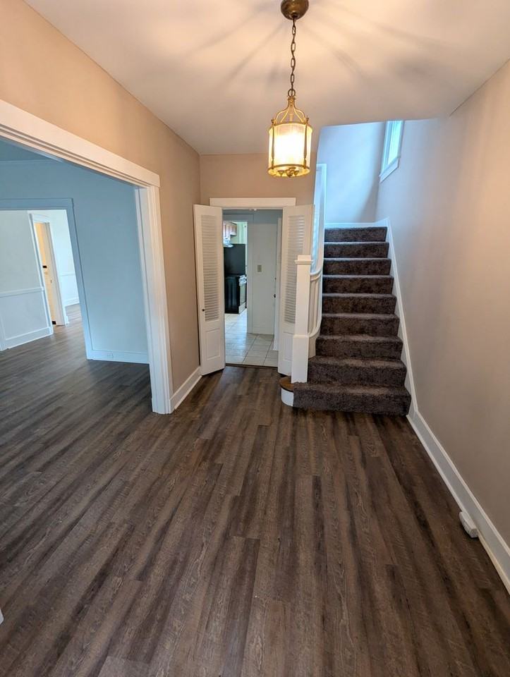 7527 Tuscarora St - Photo 2 of 34