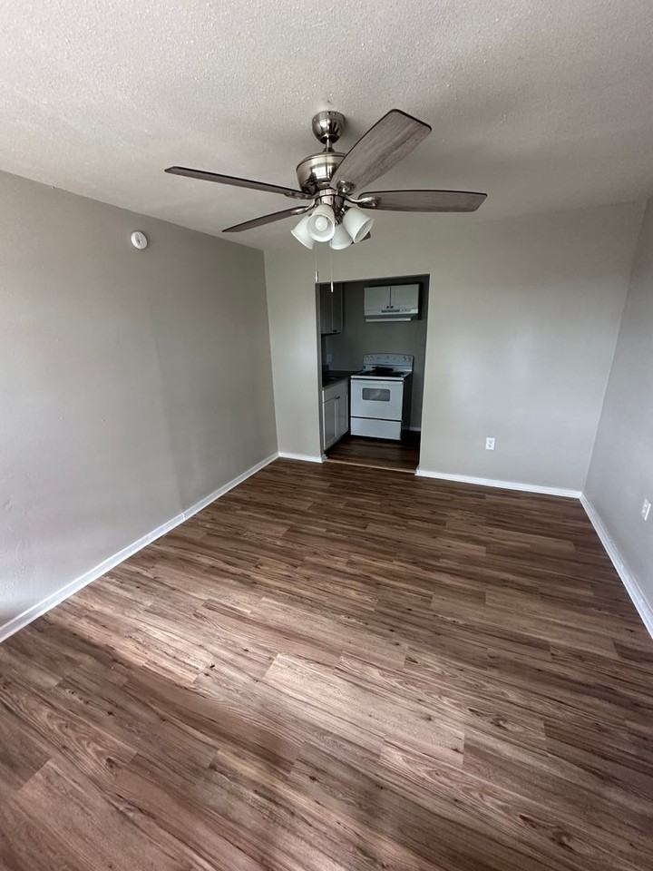 pvwmid30 - Photo 2 of 13