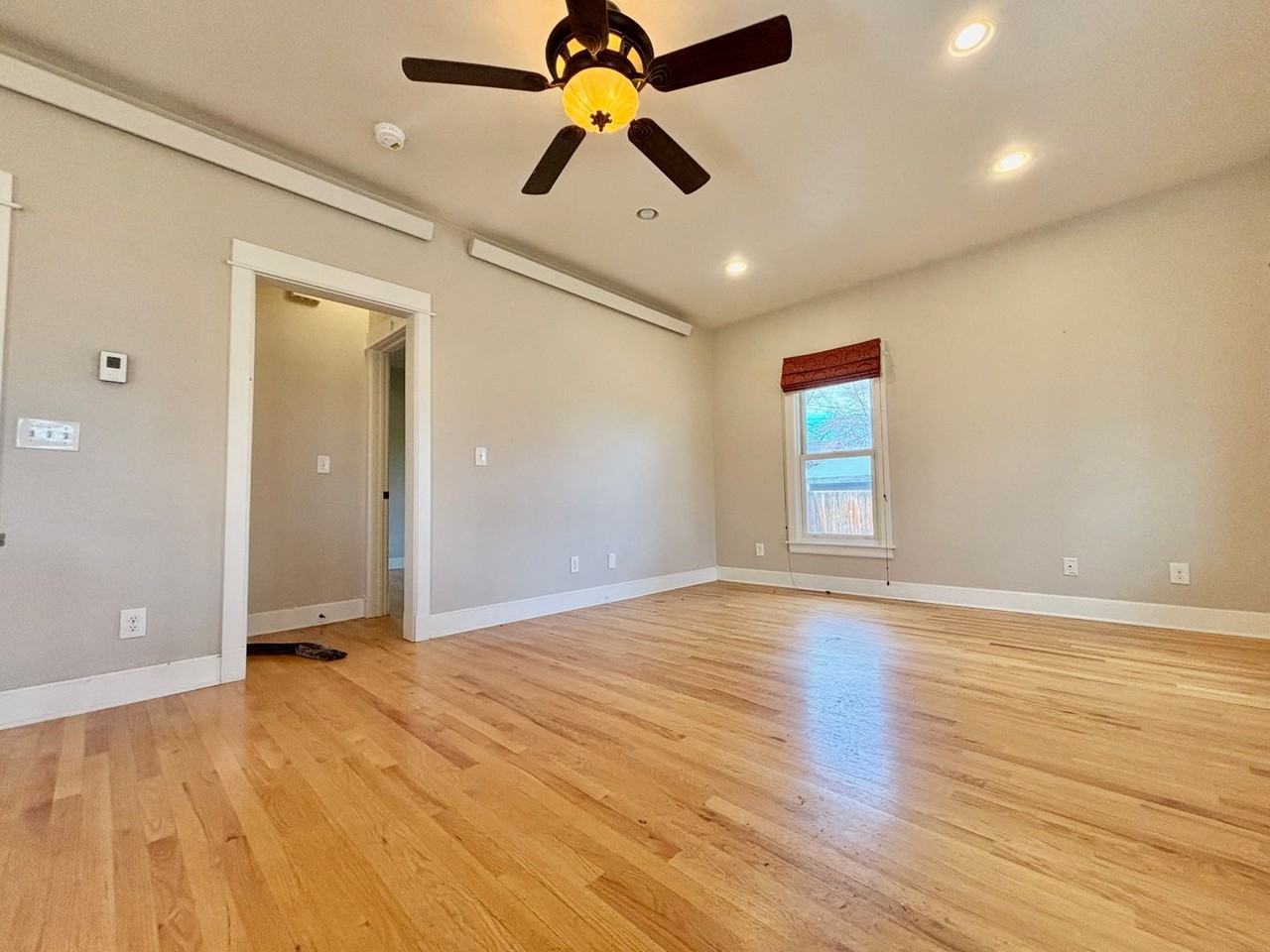 411 Whedbee St - Photo 3 of 16