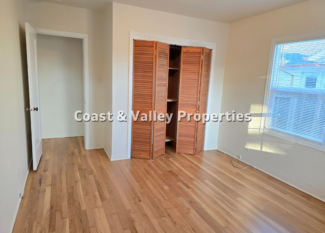 522 Capitol St - Photo 7 of 13