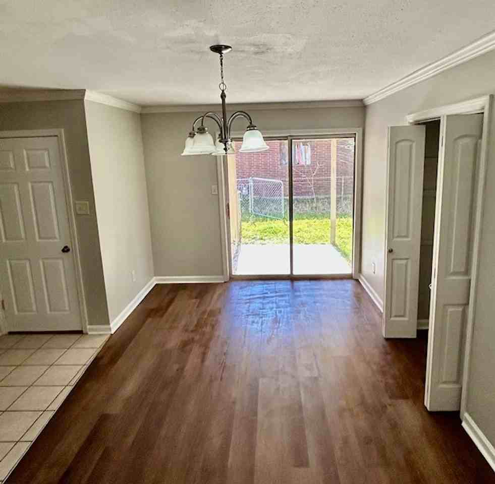 4507 Robinhood Dr - Photo 4 of 11