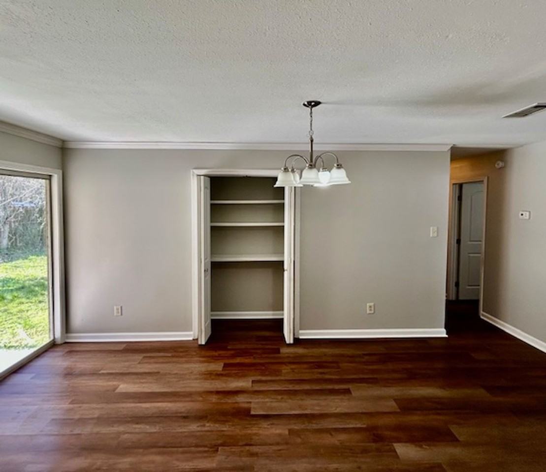 4507 Robinhood Dr - Photo 5 of 11