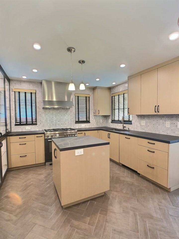 845 Nevada Ave - Photo 7 of 22