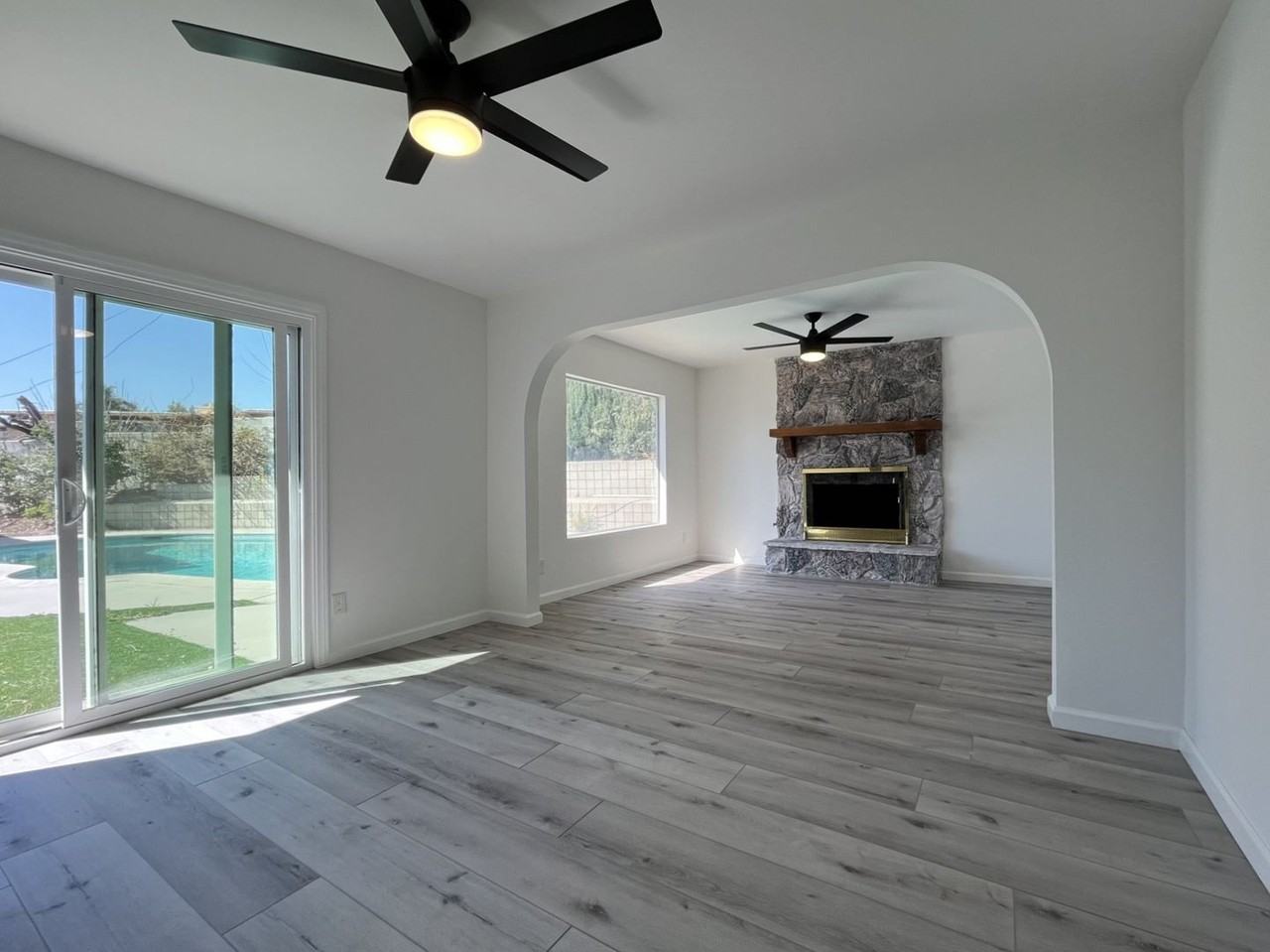 158 Pinehurst Ct - Photo 3 of 14