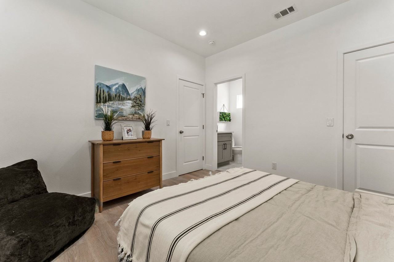 10695 Mckeen St - Photo 7 of 14