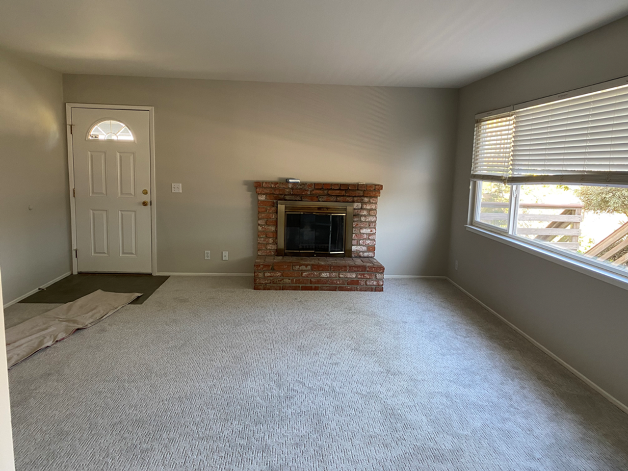 1091 Banyan Way - Photo 3 of 20