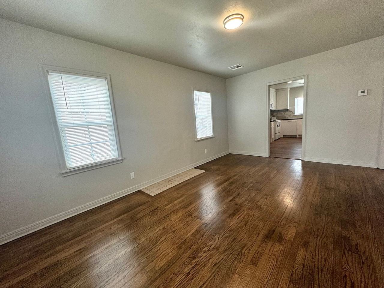 1015 N Delaware Pl - Photo 2 of 21