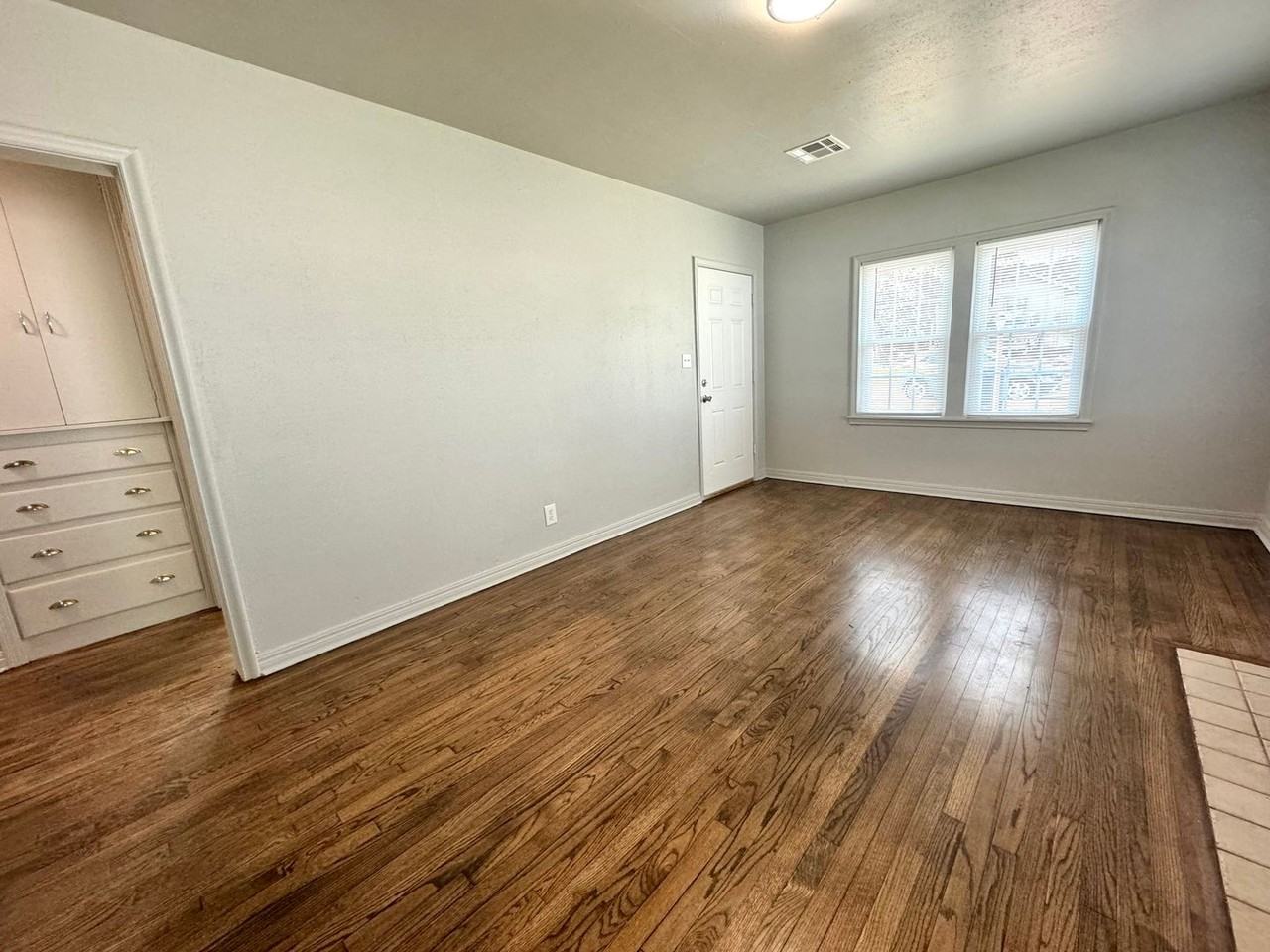 1015 N Delaware Pl - Photo 4 of 21