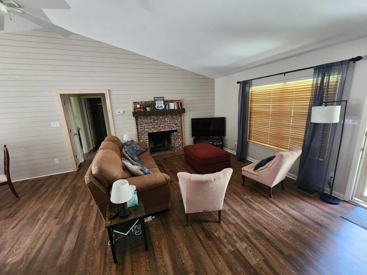 3232 Fairoaks Dr - Photo 4 of 29