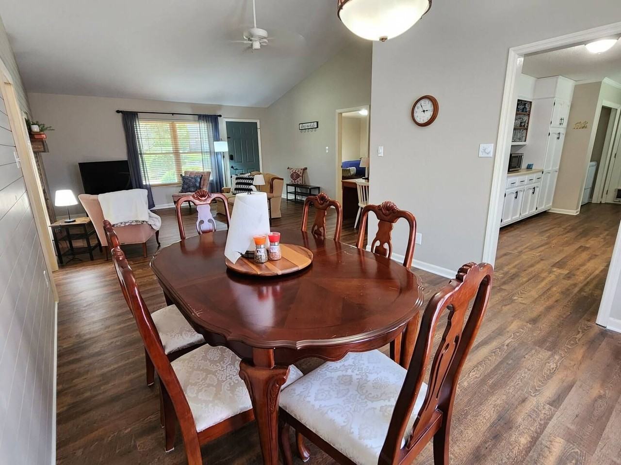 3232 Fairoaks Dr - Photo 6 of 29