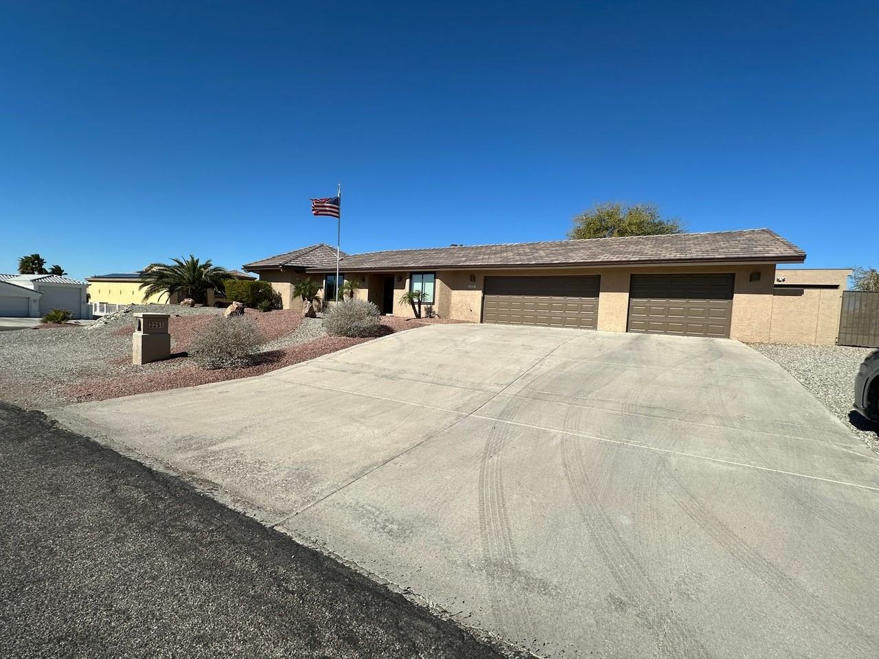 2251 Stroke Dr - Photo 2 of 28