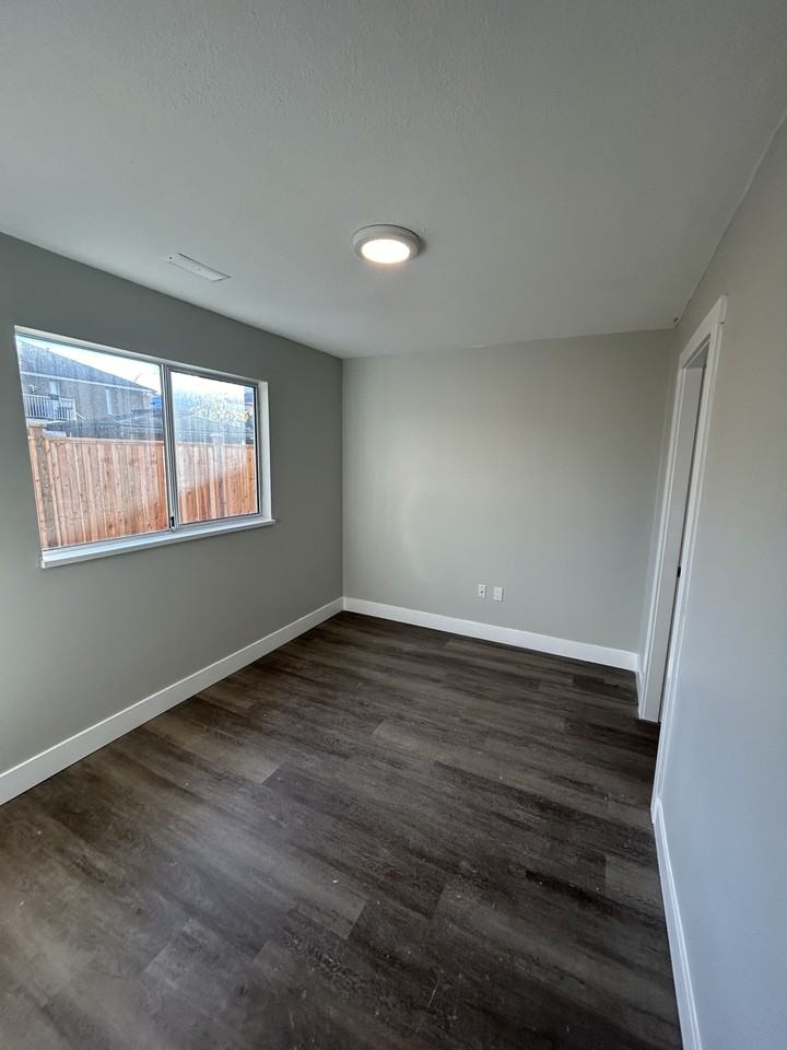 5724 Montesina Place - Photo 7 of 16