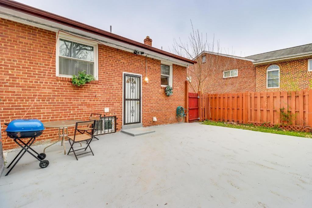 4108 Lyons St - Photo 2 of 25