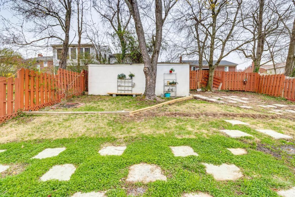 4108 Lyons St - Photo 3 of 25