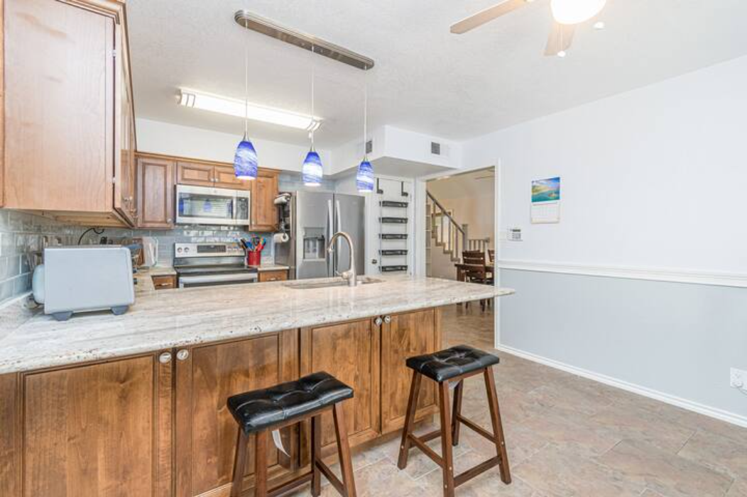 6215 Sun Holw - Photo 2 of 18