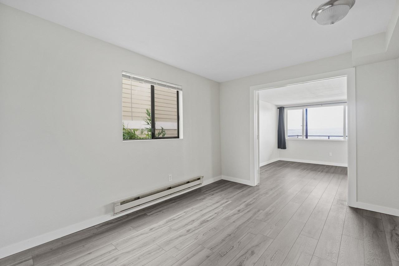 4703 Beach Dr Sw - Photo 7 of 21