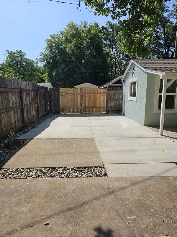 217 W 16th St #2 - Photo 4 of 18