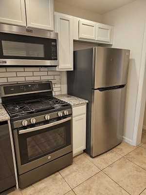 217 W 16th St #2 - Photo 5 of 18