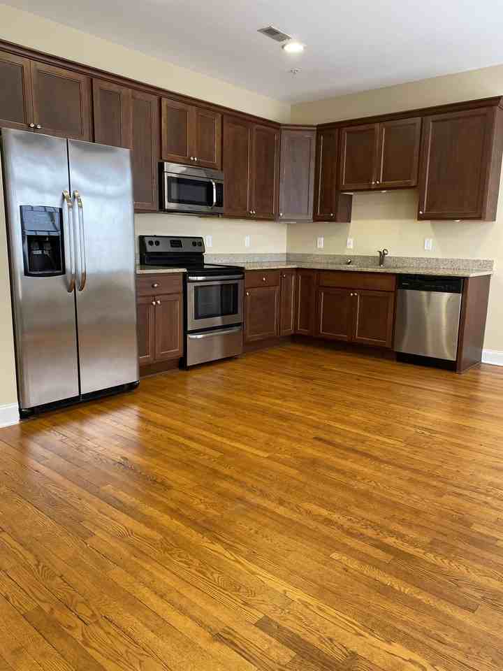 945 4th Ave #205