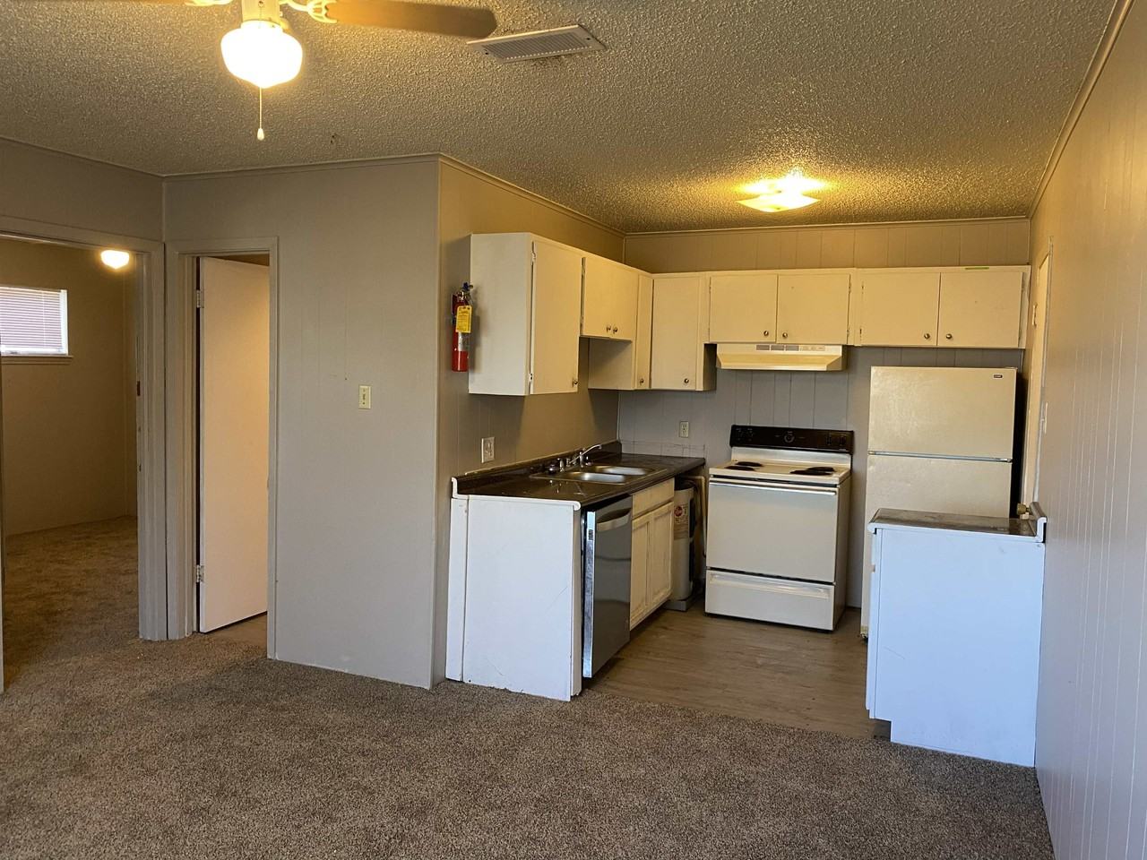 4007 College Main St #D - Photo 2 of 9