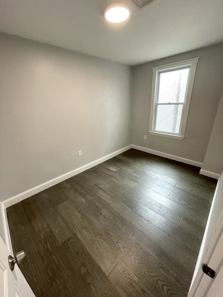 54 Brooks St #2F - Photo 2 of 8