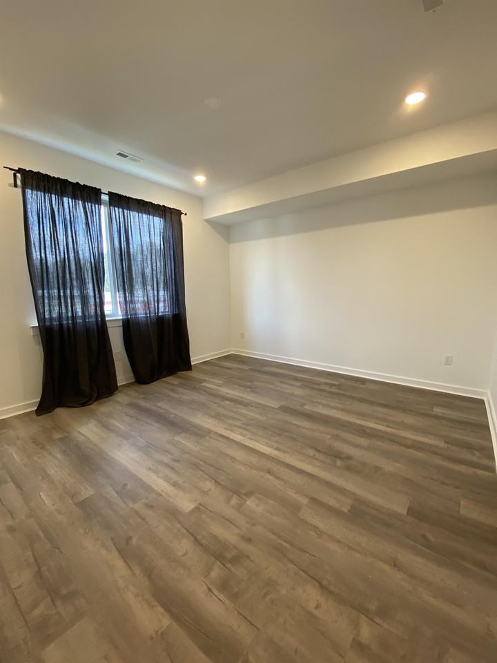 667 N 52nd St #3 - Photo 7 of 9