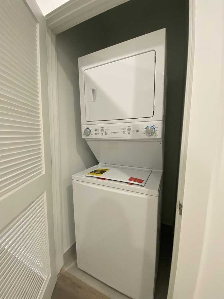 667 N 52nd St #3 - Photo 6 of 9