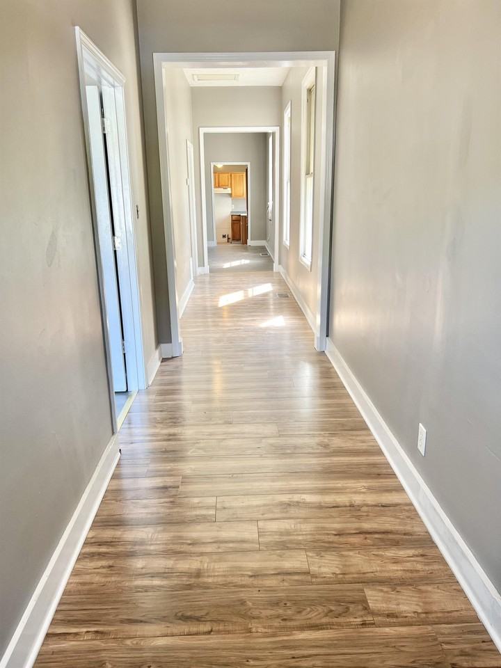 1323 S 26th St - Photo 3 of 12