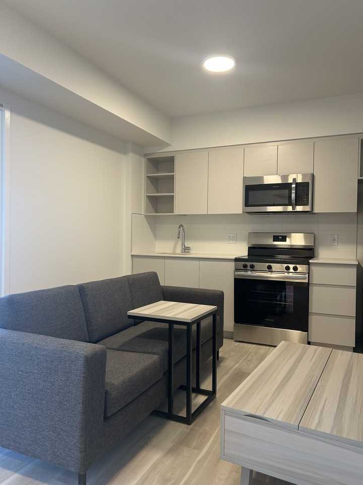 2537 Pembina Highway - Photo 3 of 8