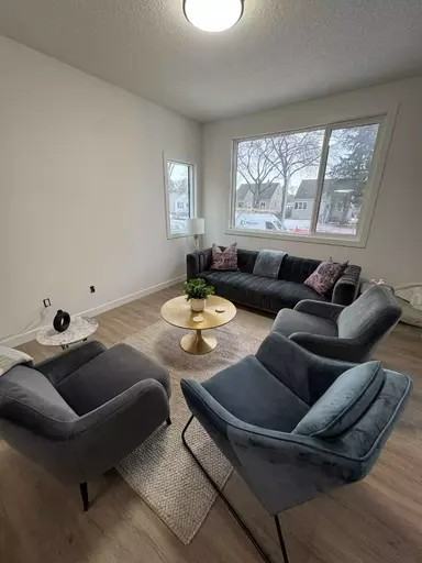 12308 104 St Nw - Photo 3 of 25