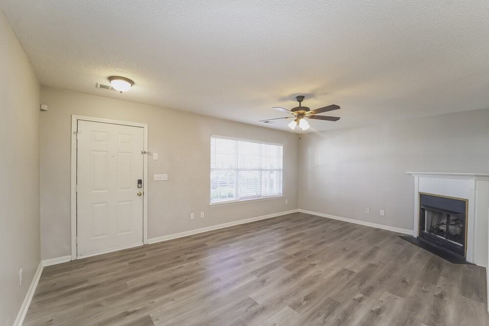 10142 Forest Landing Dr - Photo 6 of 17