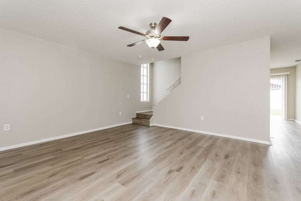 2207 Santa Lucia St - Photo 4 of 17