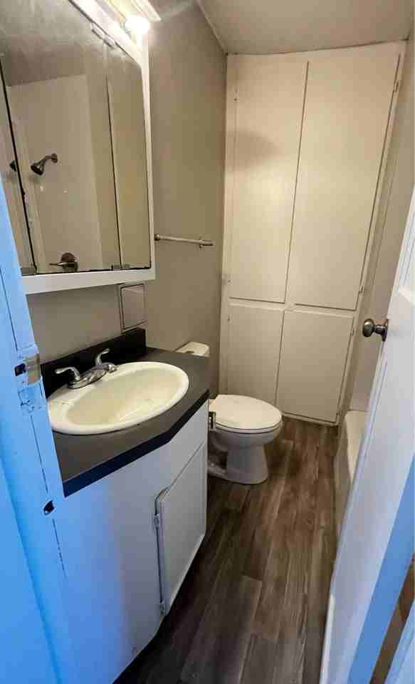 504 E Honeywell Ave #1 - Photo 4 of 7