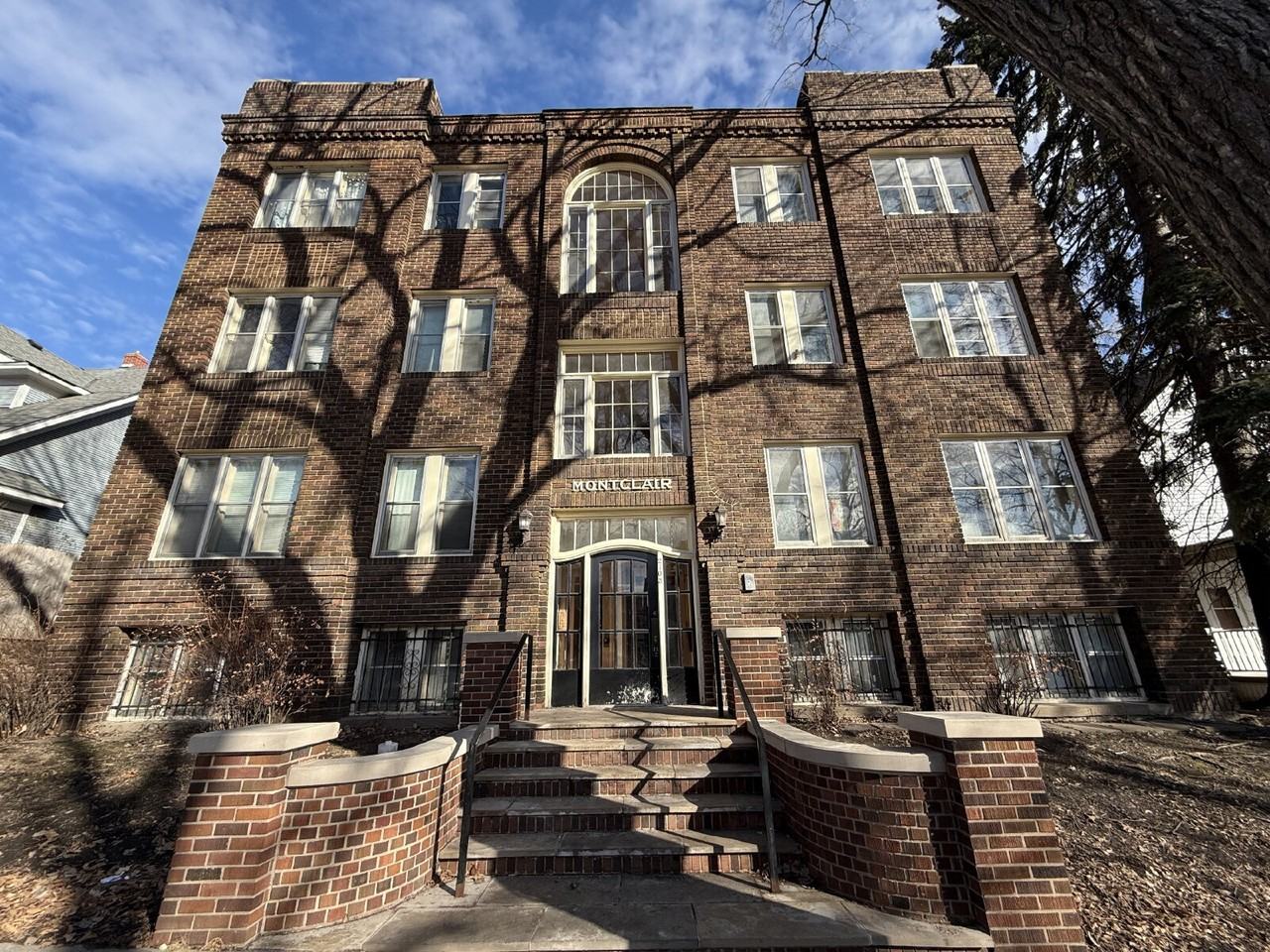 2103 Harriet Ave #102