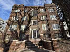 featured image of 2103 Harriet Ave #102
