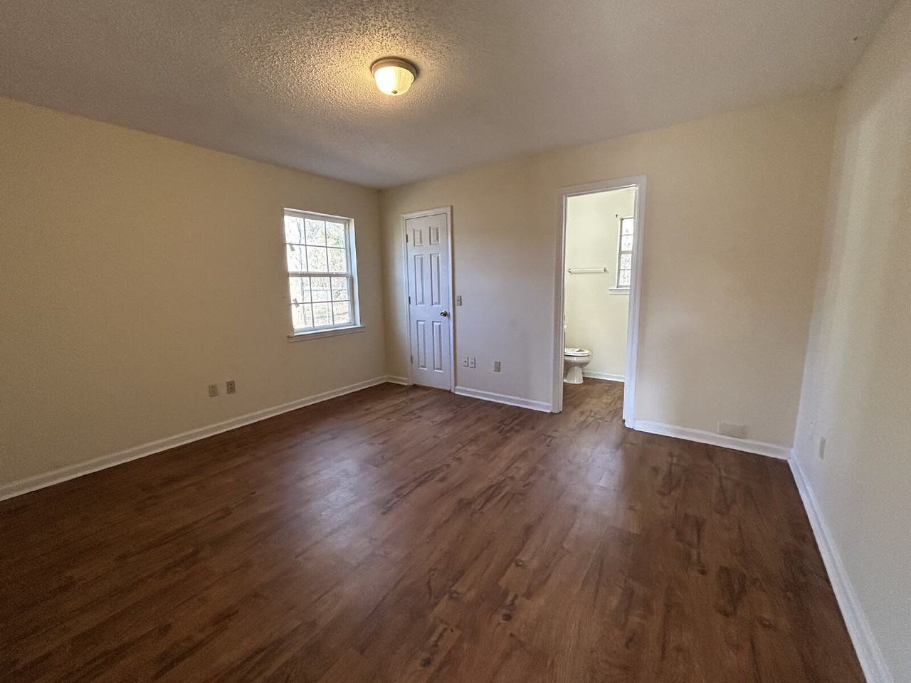 317 Jefferson Cir Se - Photo 4 of 10