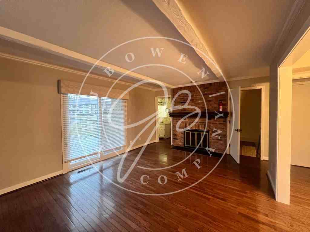 4042 Newcastle Dr - Photo 4 of 20