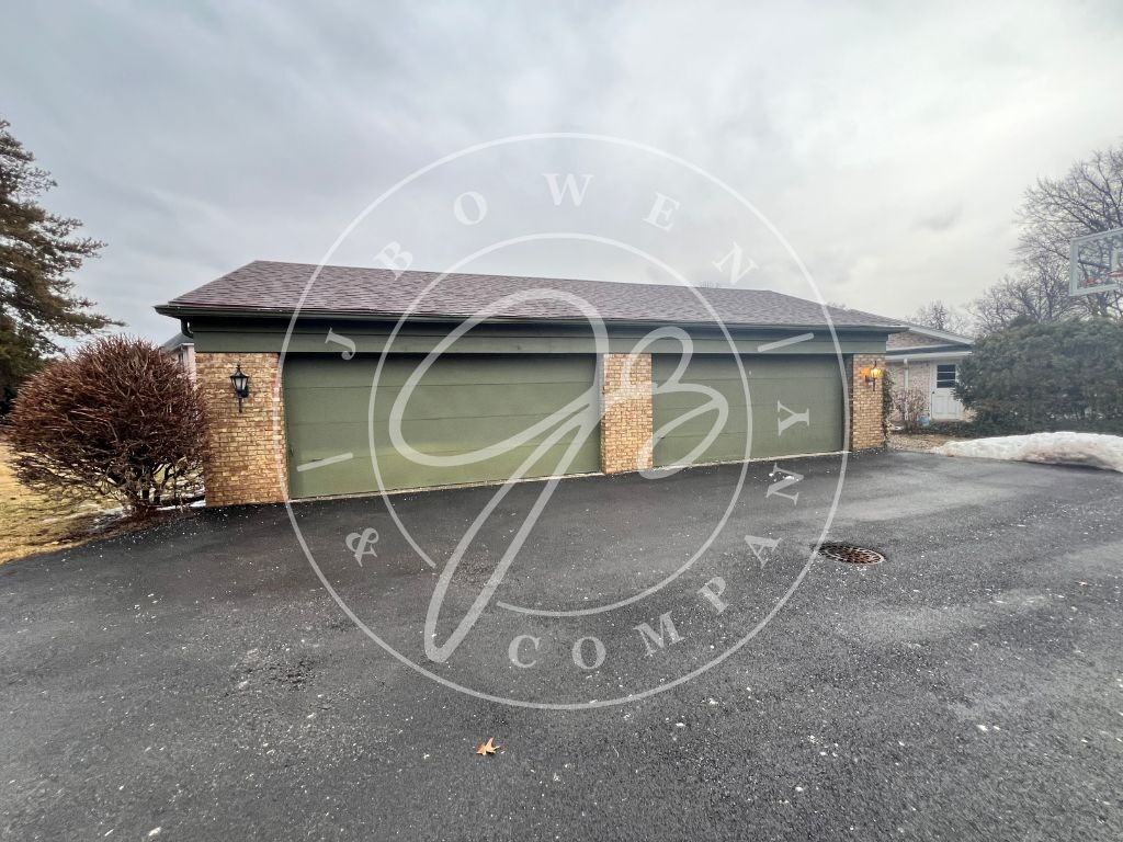 4046 Newcastle Dr - Photo 2 of 14