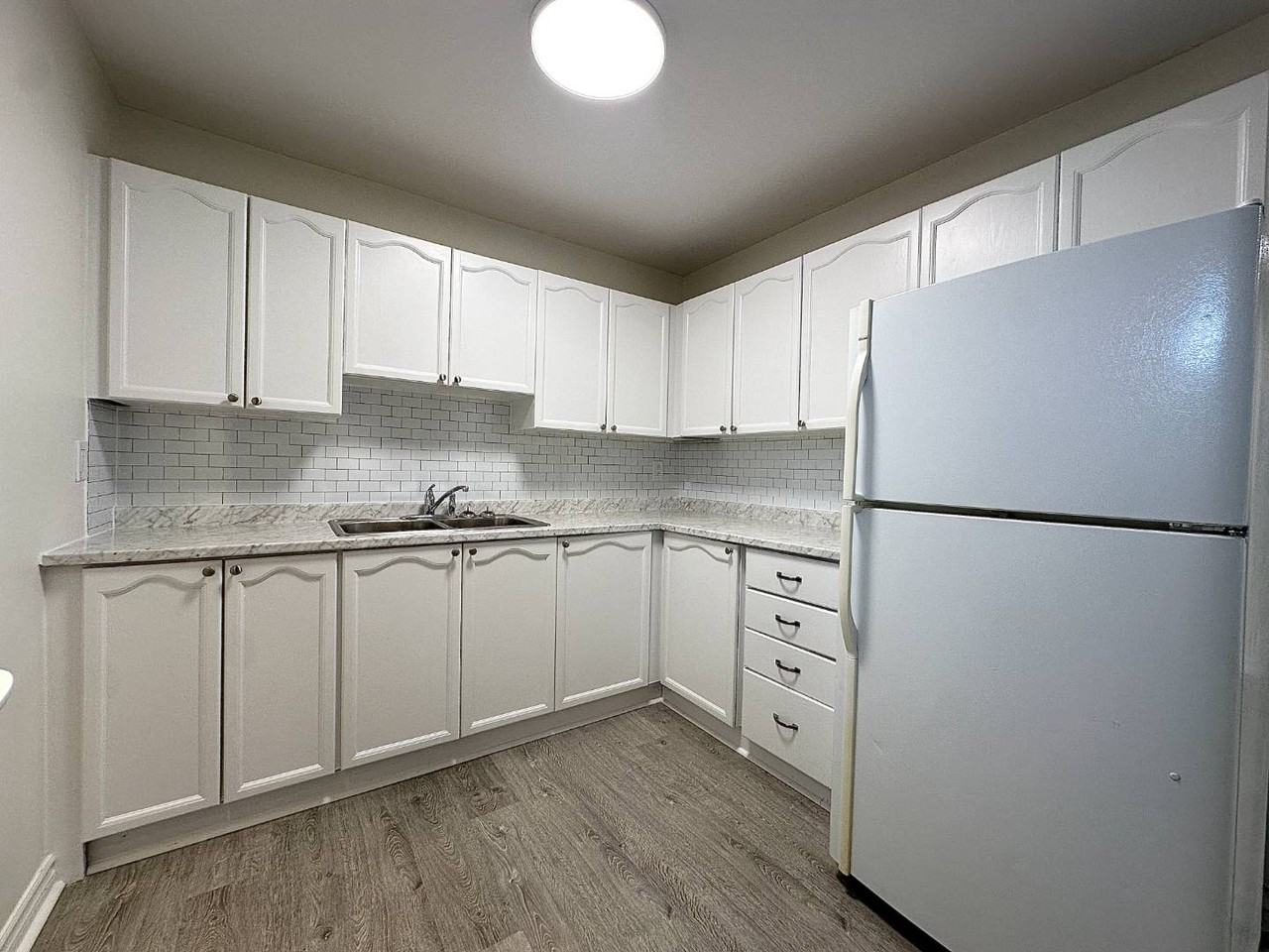 14 Lockhart Gate - Photo 3 of 16