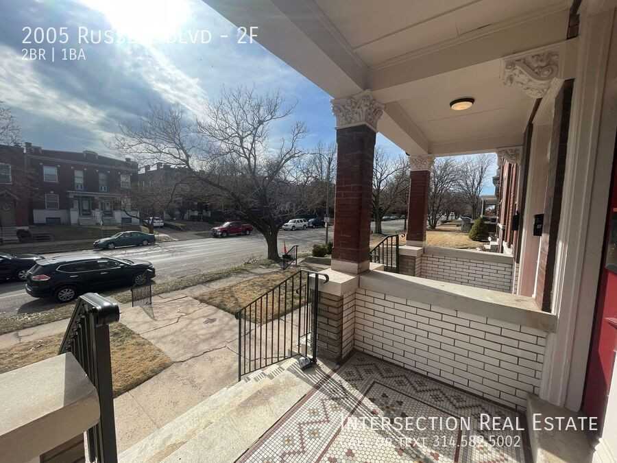 2005 Russell Blvd #2F - Photo 3 of 16