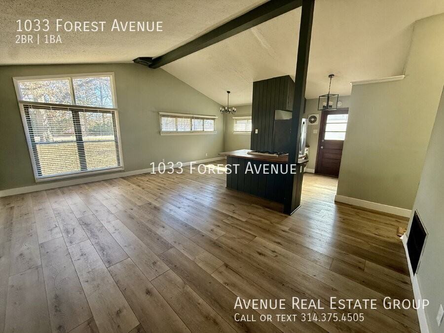 1033 Forest Ave - Photo 2 of 9