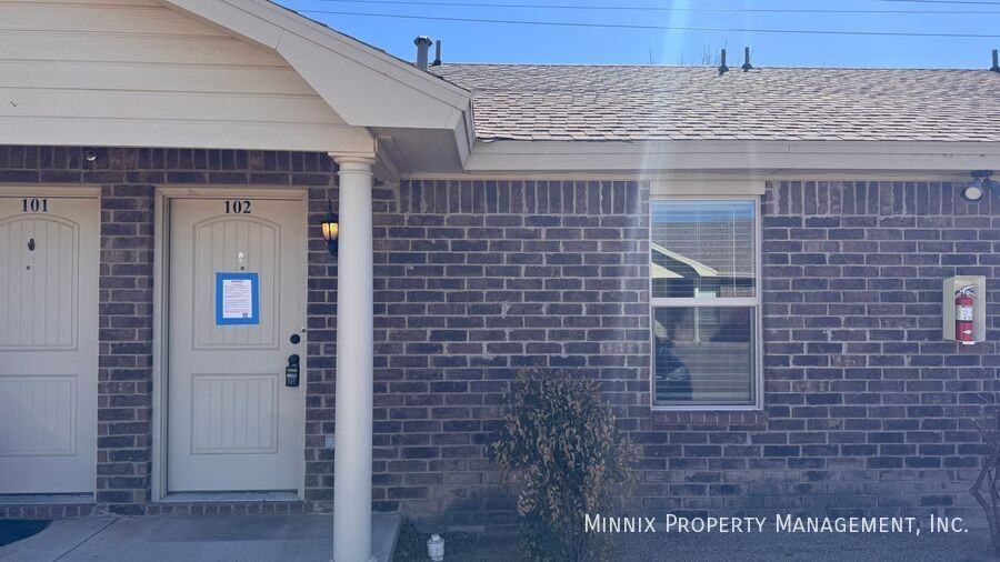 5504 34th St #102 - Photo 2 of 11