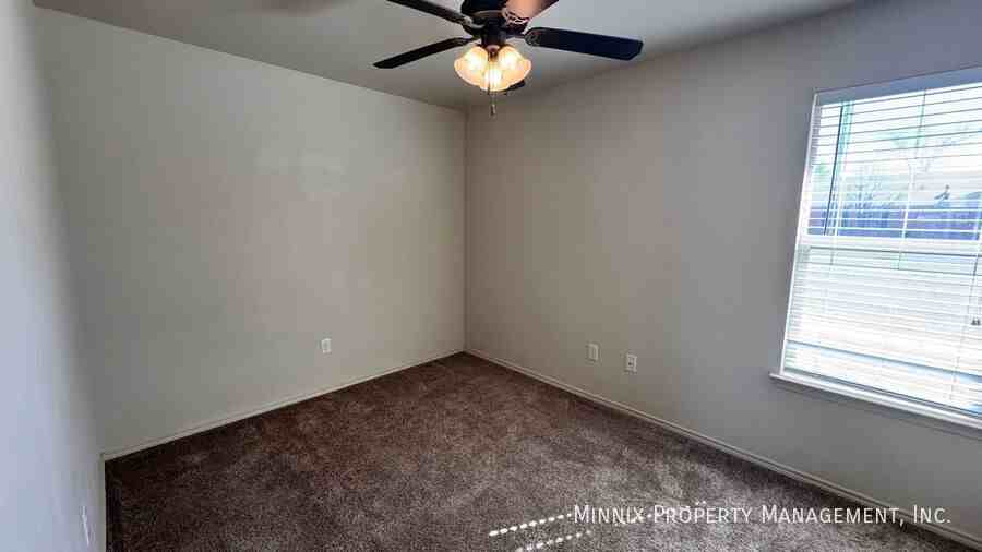 5504 34th St #102 - Photo 7 of 11