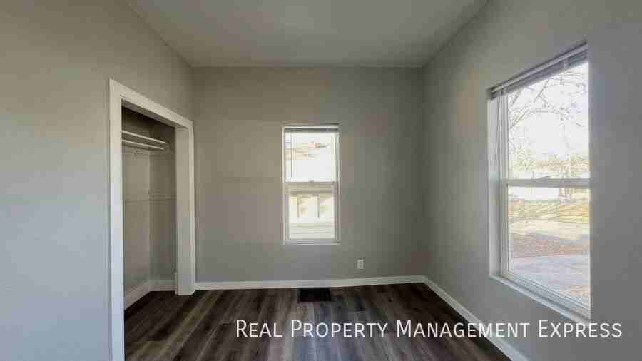 211 N Hawthorne Ave - Photo 3 of 27